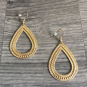 Elegant Gold Tone Oval Earrings